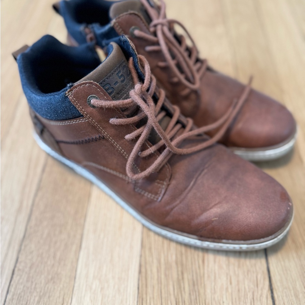 B52 by Bullboxer Shoes
